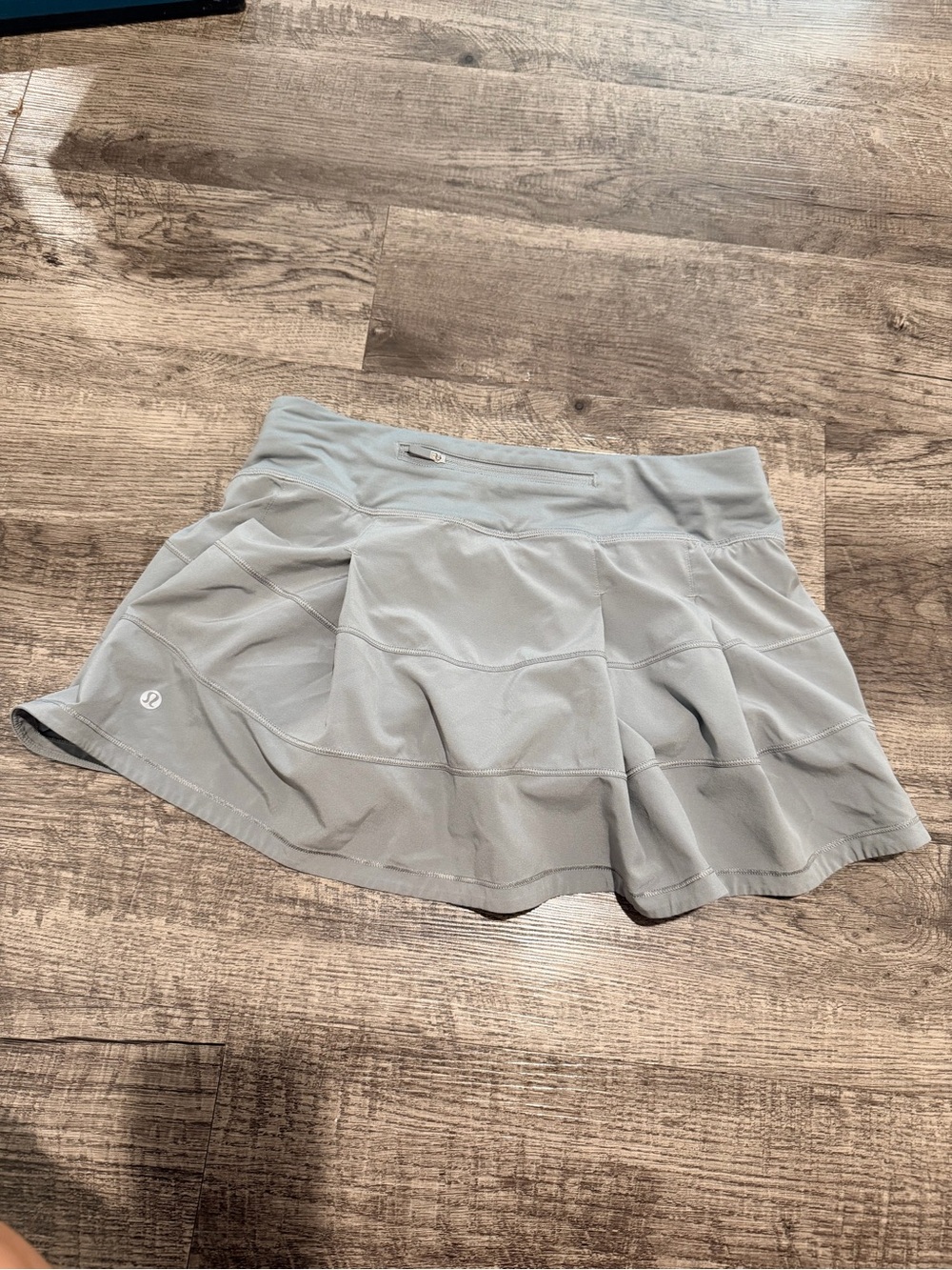 lululemon athletica Women's Light Gray Athletic Skort with Subtle Stitching